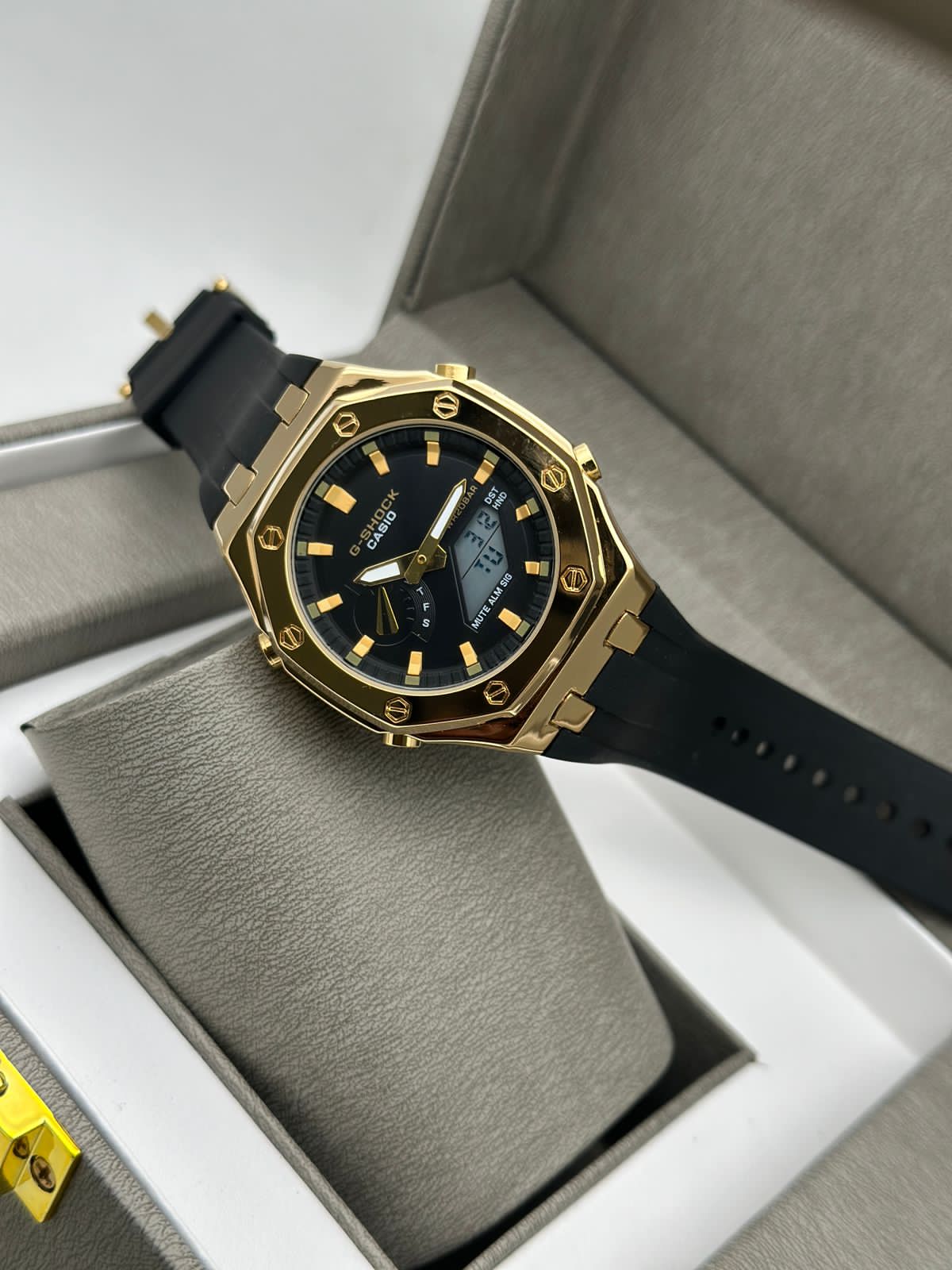 G shock-6233