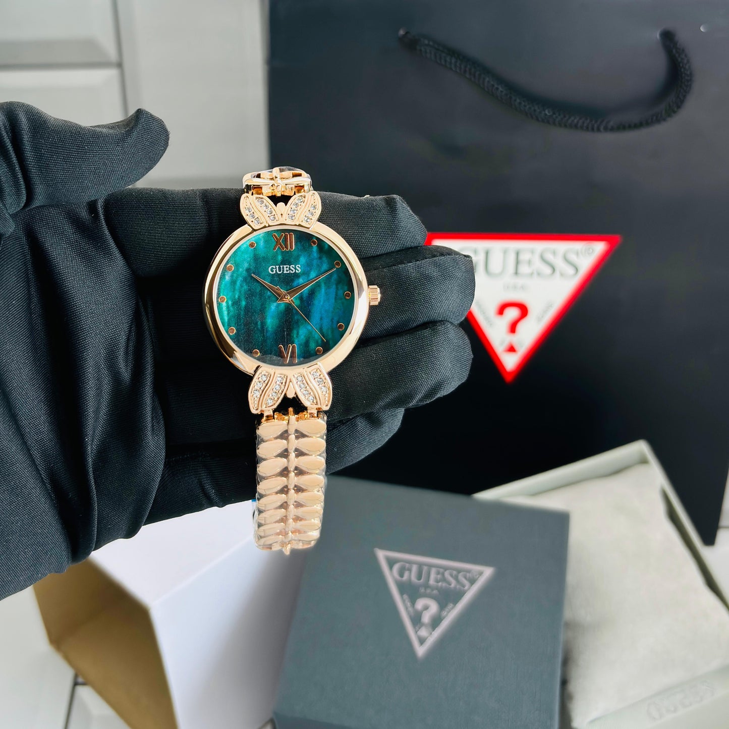 Guess-6248